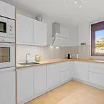 2303-huge 2 Bedrooms With Sea View *