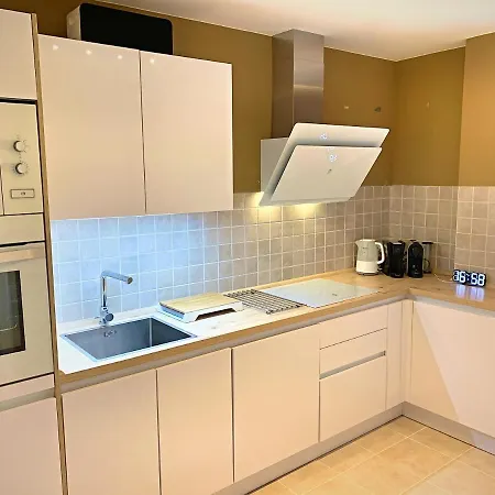 2303-huge 2 Bedrooms With Sea View