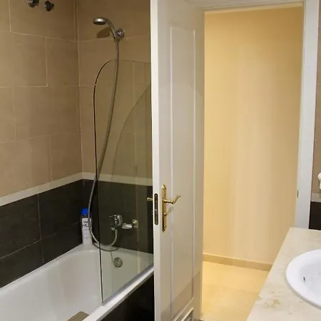 2303-huge 2 Bedrooms With Sea View Apartment